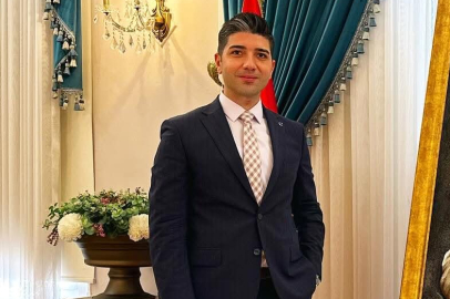 Bursa Büyükşehirde Basın Yayın Şube Müdürü Mustafa Gazioğlu randevu veriyor ama randevuya gelmeyip gazetecilerin zamanlarını çalıyor !