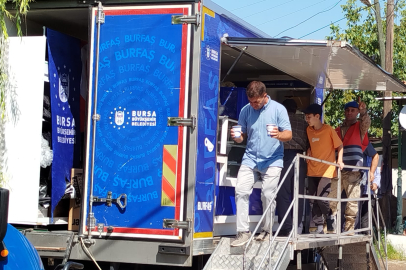 Bursa Büyükşehir Balıkesir'deki depremin yaralarını sarıyor