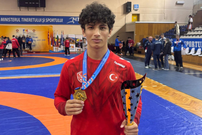 Bursa Belediyesporlu güreşçi Balkan şampiyonu oldu