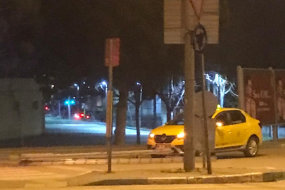 Bursa’da Lodos Dehşeti: Seyir Halindeki Ticari Taksi’nin Üzerine Aydınlatma Direği Düştü