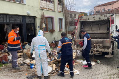 Bursa Görükle’de iki katlı çöp ev temizlendi