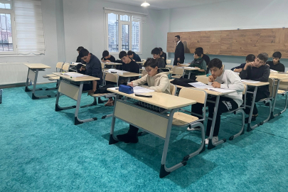 Mardin'de hafız öğrencilerin akademik başarısı takdir topluyor