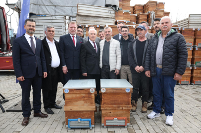 Bursa Büyükşehir'den arıcılara kovan desteği
