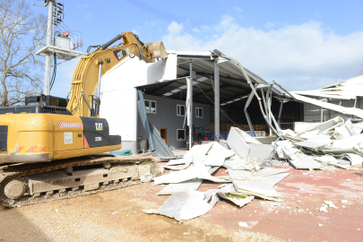 Bursa Nilüfer’de 3 noktada yıkım