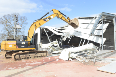 Nilüfer’de 3 noktada yıkım