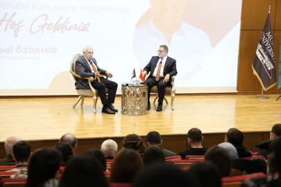 Nilüfer Belediye Başkanı Şadi Özdemir gençlerle buluştu