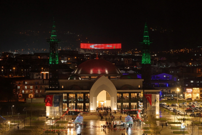 Kocaeli Büyükşehir'den Kartepe Meydanı'na yeni cami