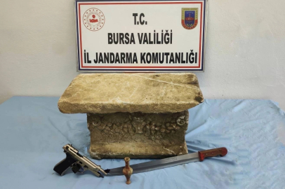 Bursa’da tarihi eser operasyonu... Lahit ve objeler ele geçirild