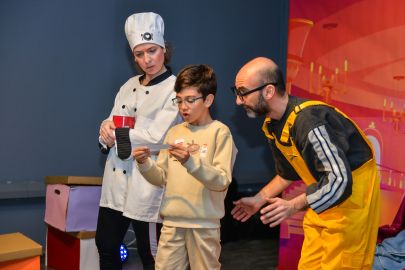 Bursa'da ‘Kralın Kayıp Şapkası’nı çocuklar buldu