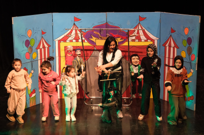 Bursa Yıldırım'da çocuklara kukla gösterisi