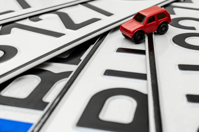 APP plaka gündemde! Ceza yememek için nasıl değiştirilir?