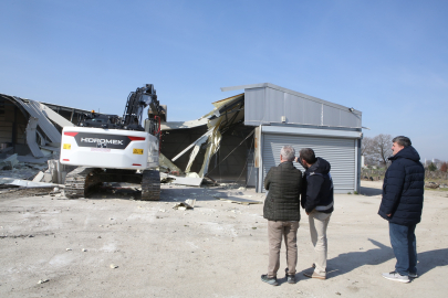 Bursa Nilüfer’de 4 kaçak bina yıkıldı