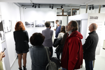 “Yerle Gök Arasında” sergisi Bursa Fotoğraf Müzesi’nde kapılarını açtı