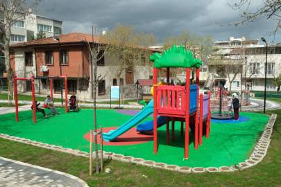 Bursa Yıldırım Belediyesi'nden parklara 'bahar' bakımı