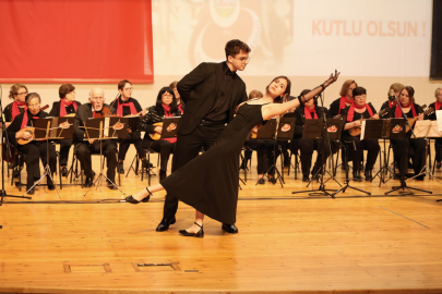 Bursa Osmangazi Belediye Başkanı Erkan Aydın’dan Anlamlı Ödül Takdimi