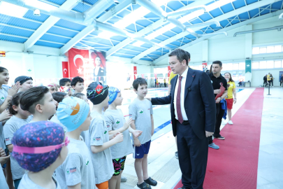 Bursa Osmangazi’de Kulaçlar Çocuk Bayramı İçin Atıldı