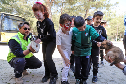 Bursa'da çocuklar patili dostlarla buluştu