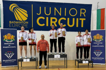 Bursa Osmangazili Badmintonculardan Çifte Başarı