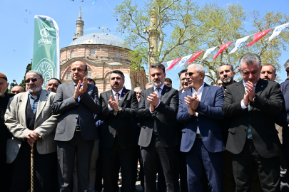 Bursa'da Emir Buhari Kültür Merkezi yenilenen yüzüyle açıldı