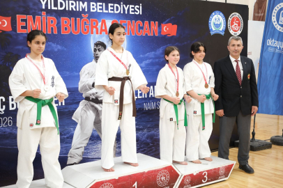 Bursa Yıldırımlı karatecilerden madalya yağmuru